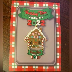 2022 Holiday Time Disneyland Resort Christmas Deluxe Pin